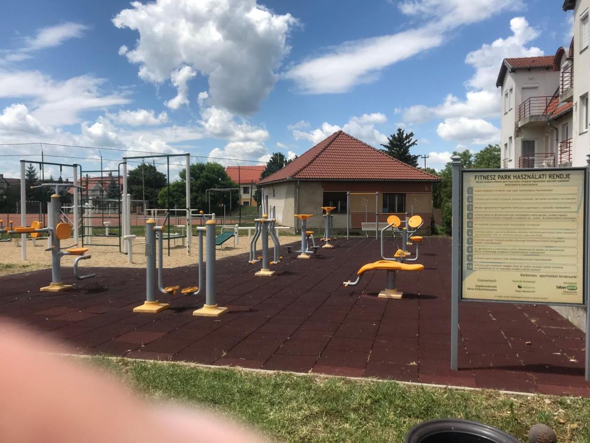 Apartman Sas 6 Appartement Hajdúszoboszló Buitenkant foto